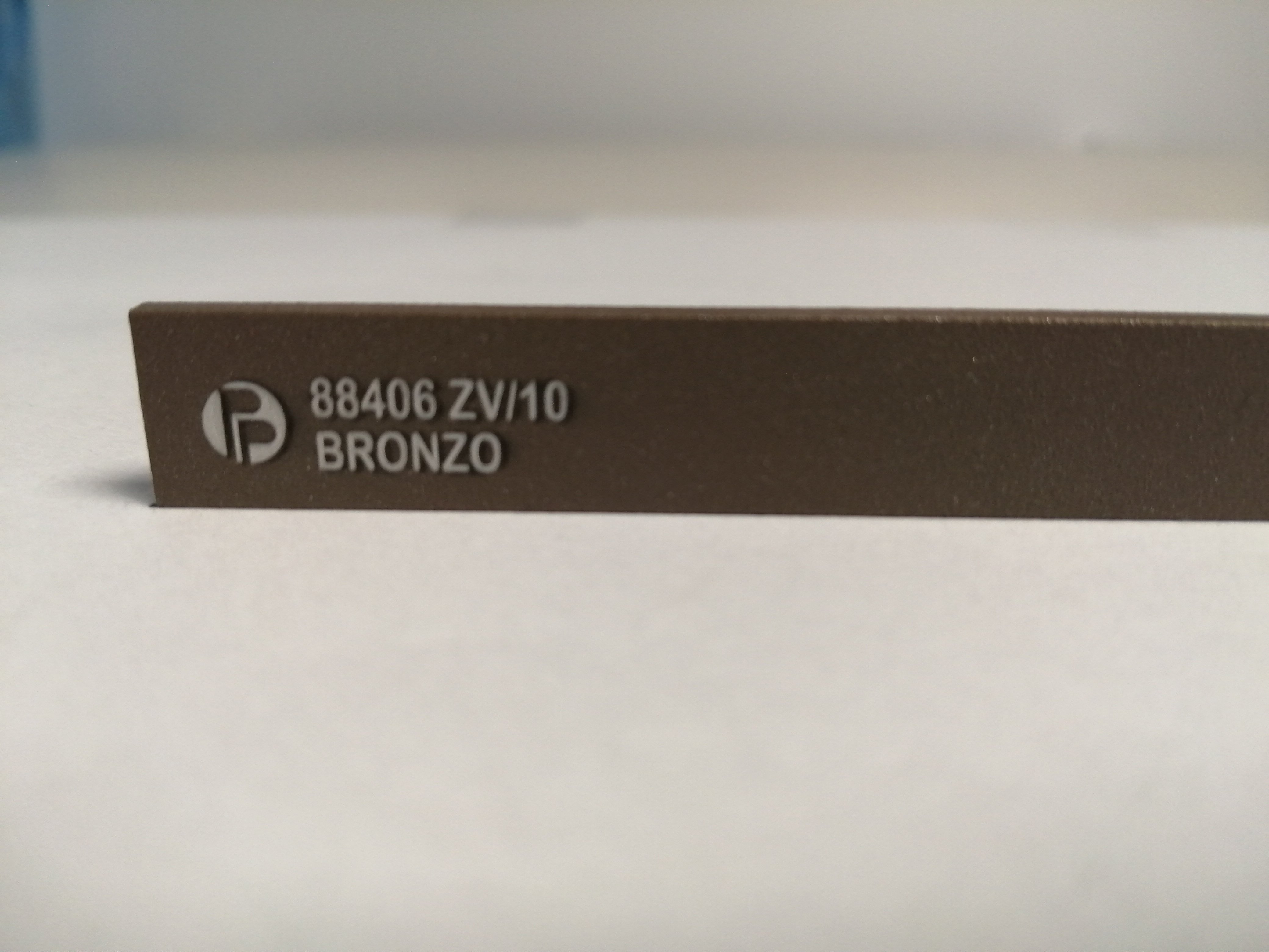 ZV/12,5 - profil pro venkovní roh, délka 270 cm, lakovaný hliník Trend Color Stone Bronzo - bronz